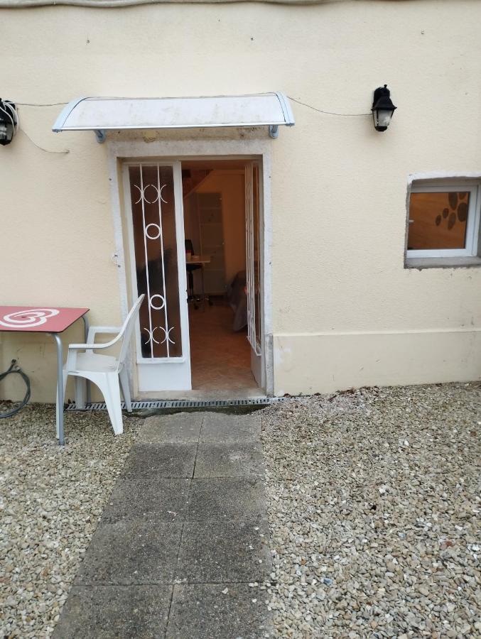 Studio Meuble Avec Piscine Partagee La Ferté-Gaucher Exterior foto